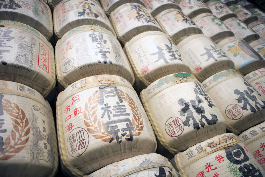 Sake barrels at a shrine | Norwegian Sake Association